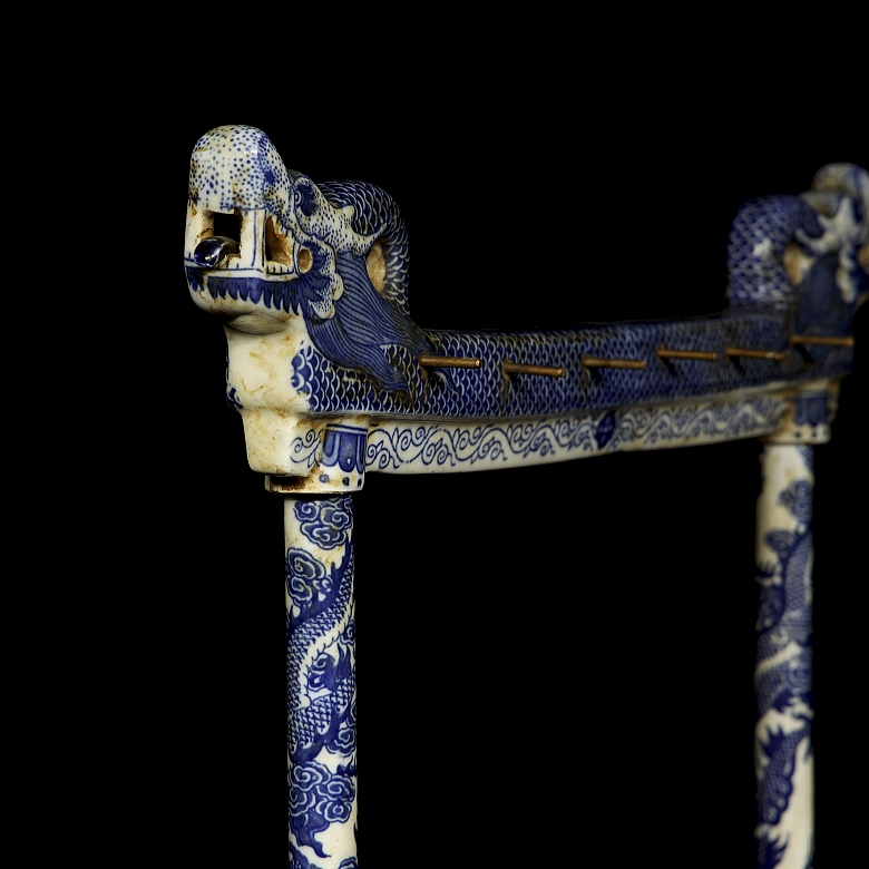 Porcelain stand with three brushes, 20th century - 3