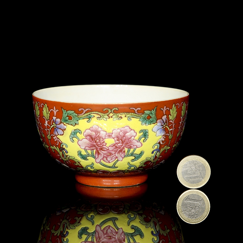 Cuenco de porcelana esmaltada