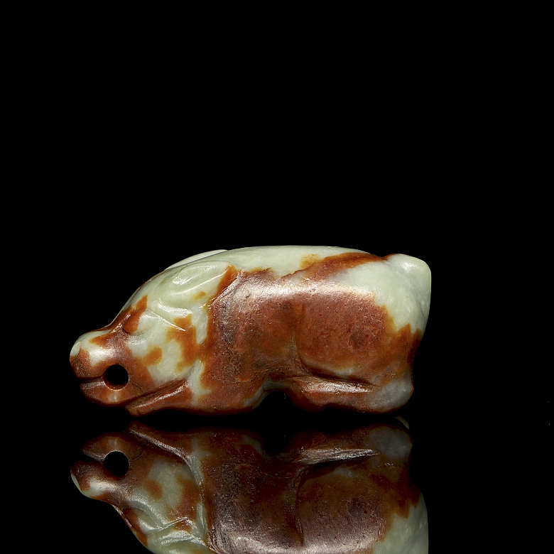 Carved jade pendant ‘Beast’, Hongshan culture - 1