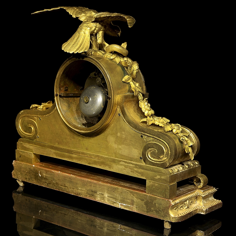 Mantel clock in bronze and porcelain, France, 19th century.