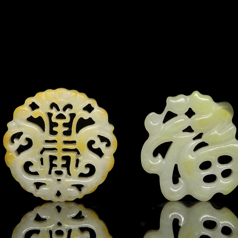 Pareja de colgantes de jade tallado, s.XX