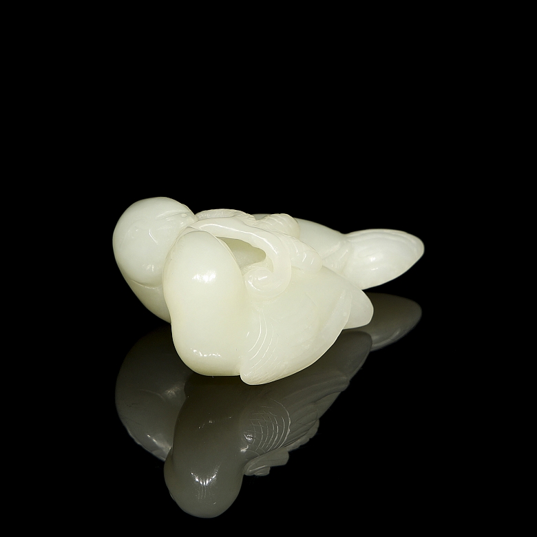 Carved jade figure ‘Pair of birds’, Qing dynasty