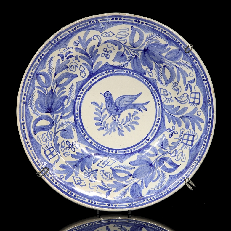 一对瓦伦西亚釉面陶瓷盘，20世纪