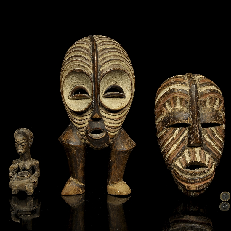 Tres tallas de madera tradicionales del arte tribal africano, s.XX