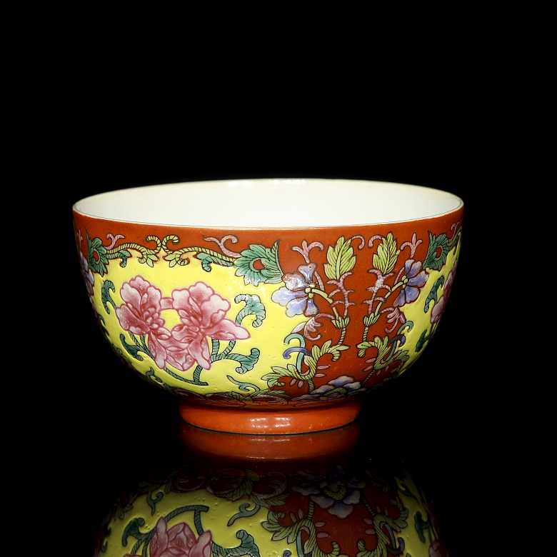 Cuenco de porcelana esmaltada