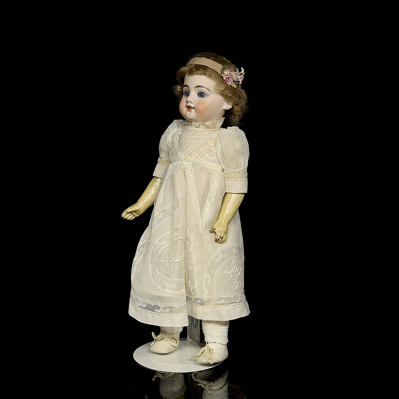 Muñeca de porcelana francesa