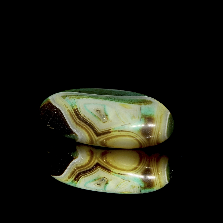 Amuleto de ágata bicolor, dinastía Liao