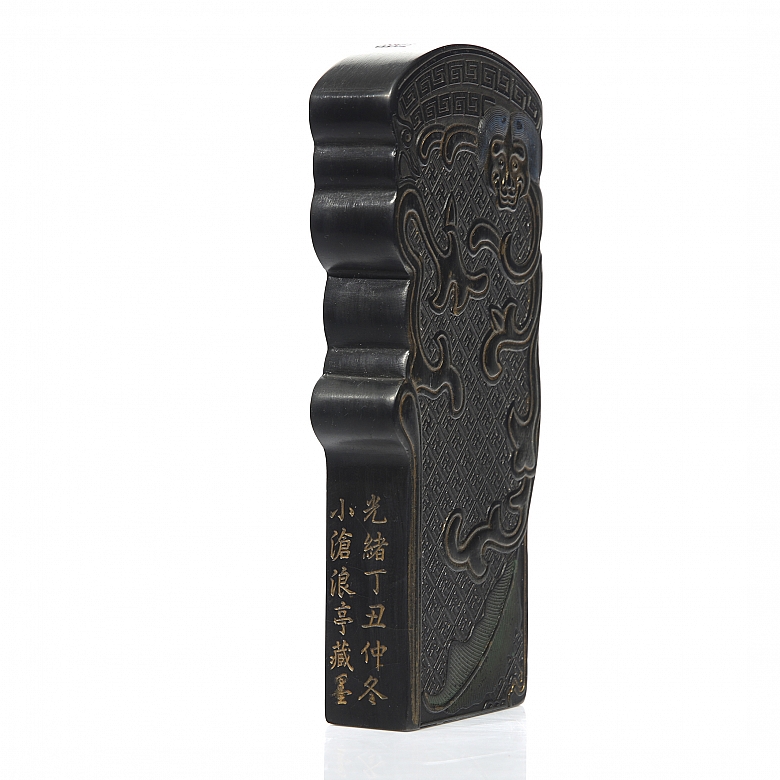 Pieza de tinta con policromía, dinastía Qing