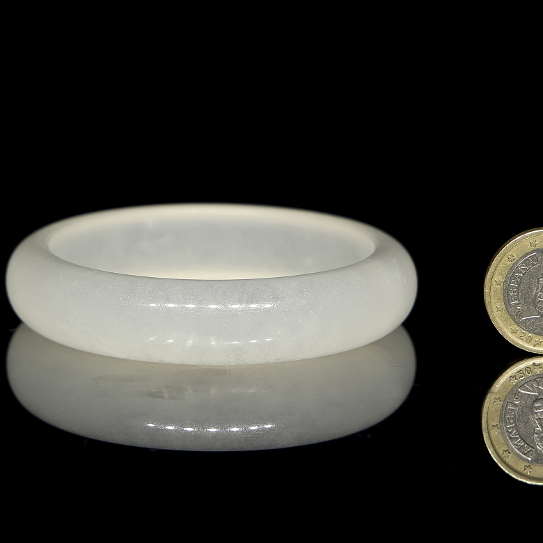 Carved white jade bracelet, 20th century - 5