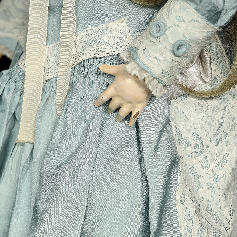 Muñeca de porcelana de la SFBJ, Talla 11, París, Francia, c. 1910-1920.