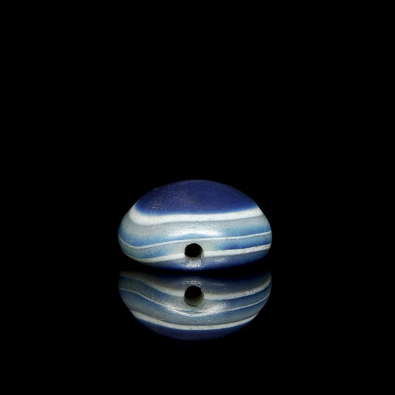 Blue agate Dzi ‘Ban Zhu’ bead, Liao dynasty - 2