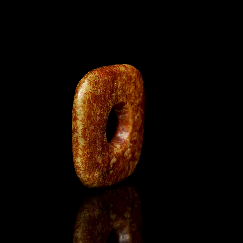 Colgante de jade tallado, cultura Hongshan
