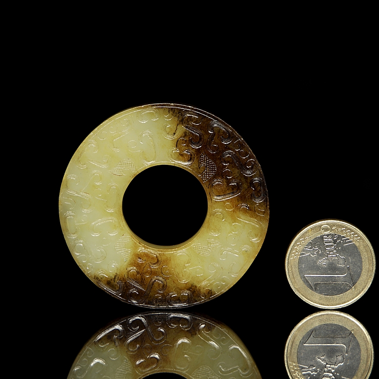 Yellow jade disc ‘Bi’, Eastern Zhou dynasty