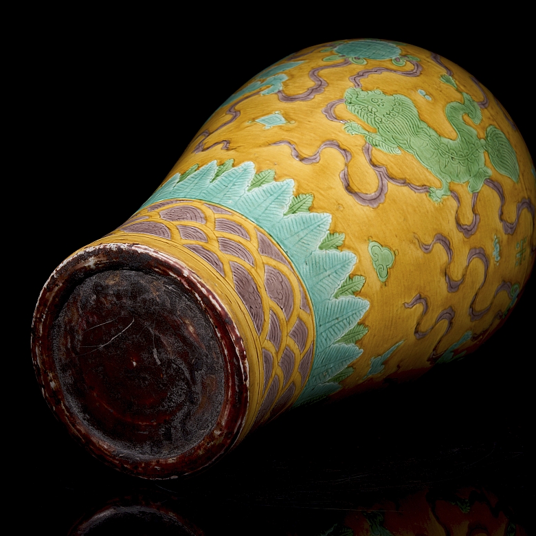 Meiping glazed ceramic vase 