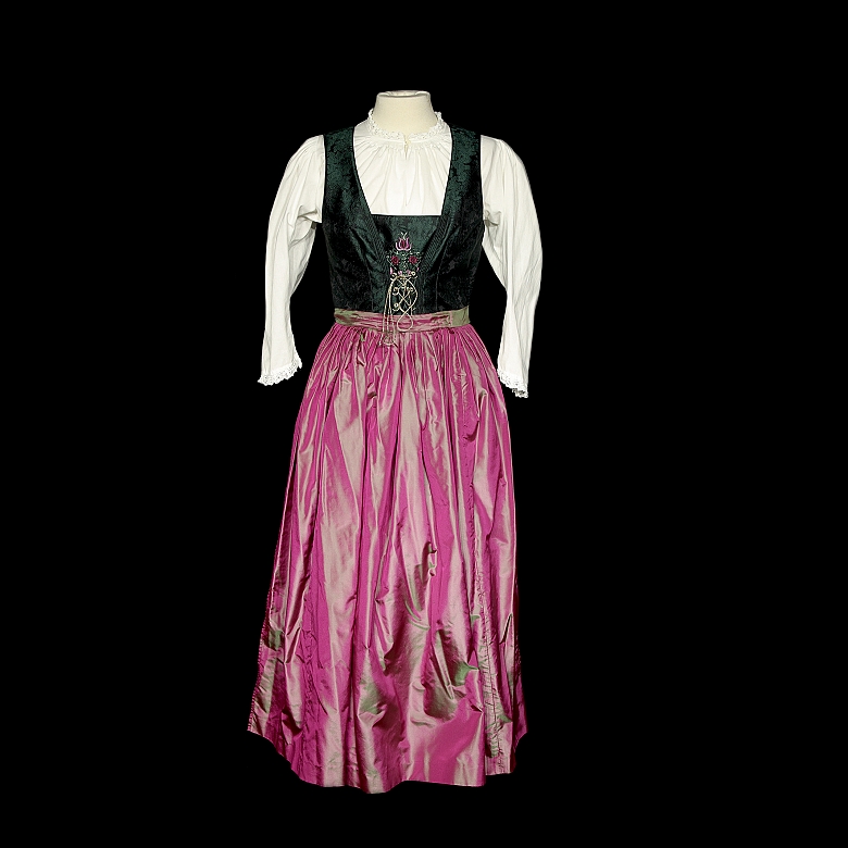 Traje tradicional austriaco “Dirndl”