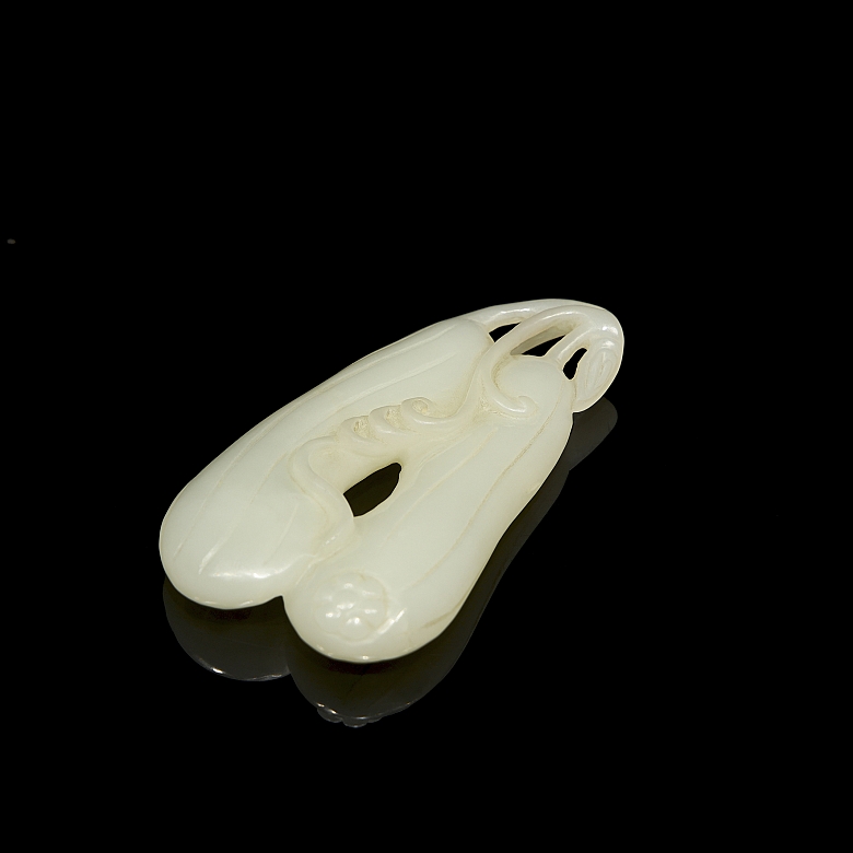 White jade figurine ‘Zucchini’, Qing dynasty - 3