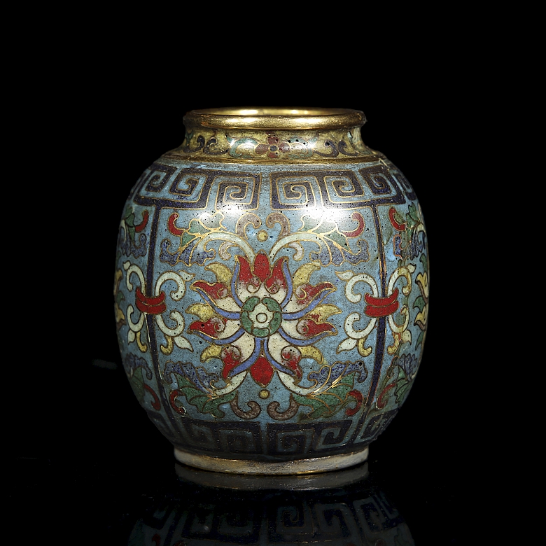 Small cloisonné enamel vessel, Qing dynasty - 2