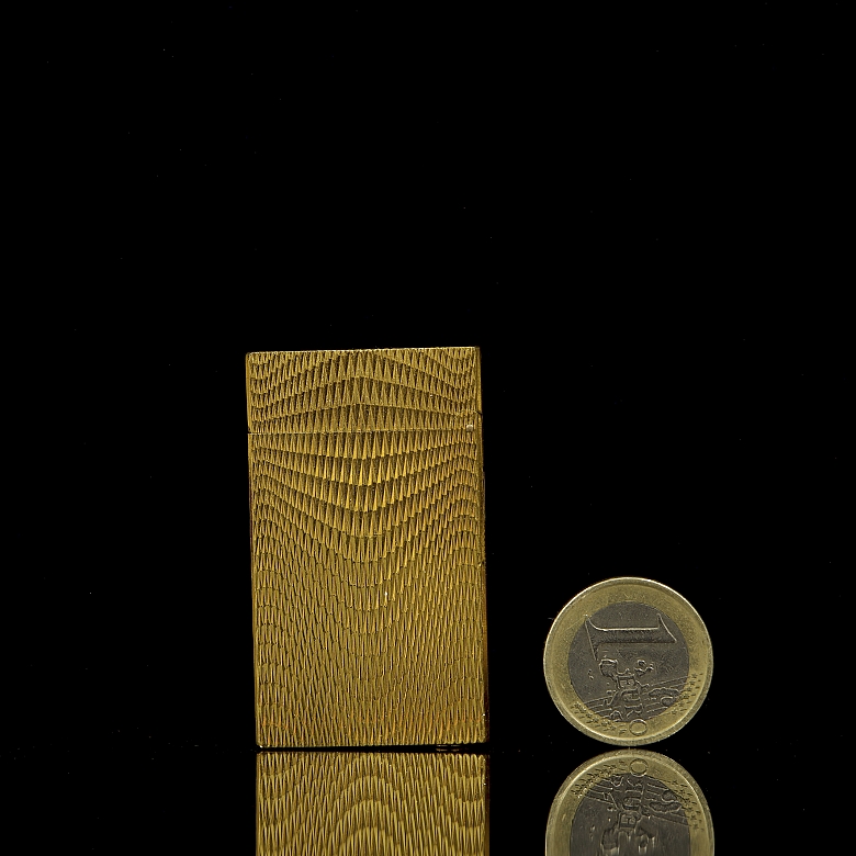 Gold-plated S.T. Dupont lighter, 20th century