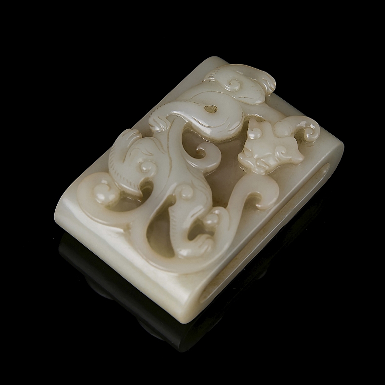 Carved Hetian jade buckle ‘Dragon’, Qing dynasty