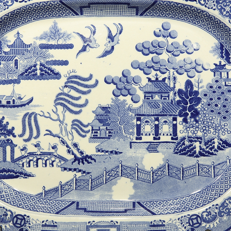 两只19世纪英国柳条纹托盘