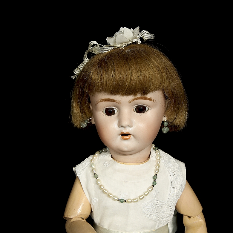 Muñeca de porcelana de Lehmann y Cía., España, c. 1910-1920