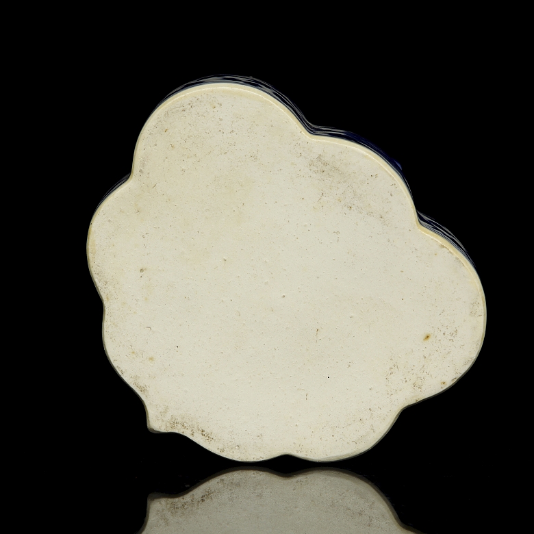 Tintero de porcelana azul y blanca 