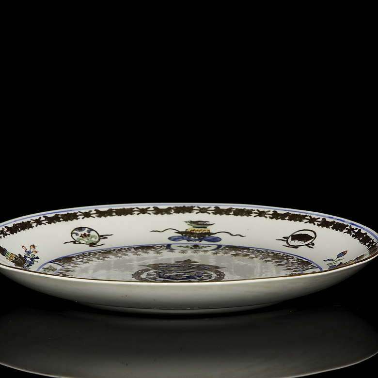 Plato de porcelana