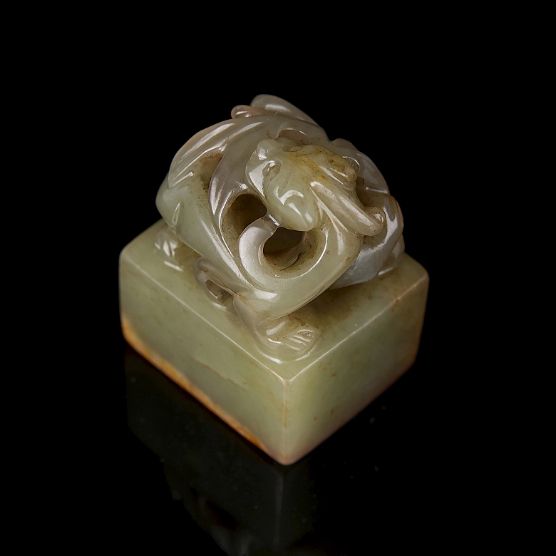 Yellow jade ‘Dragon’ seal, Ming dynasty