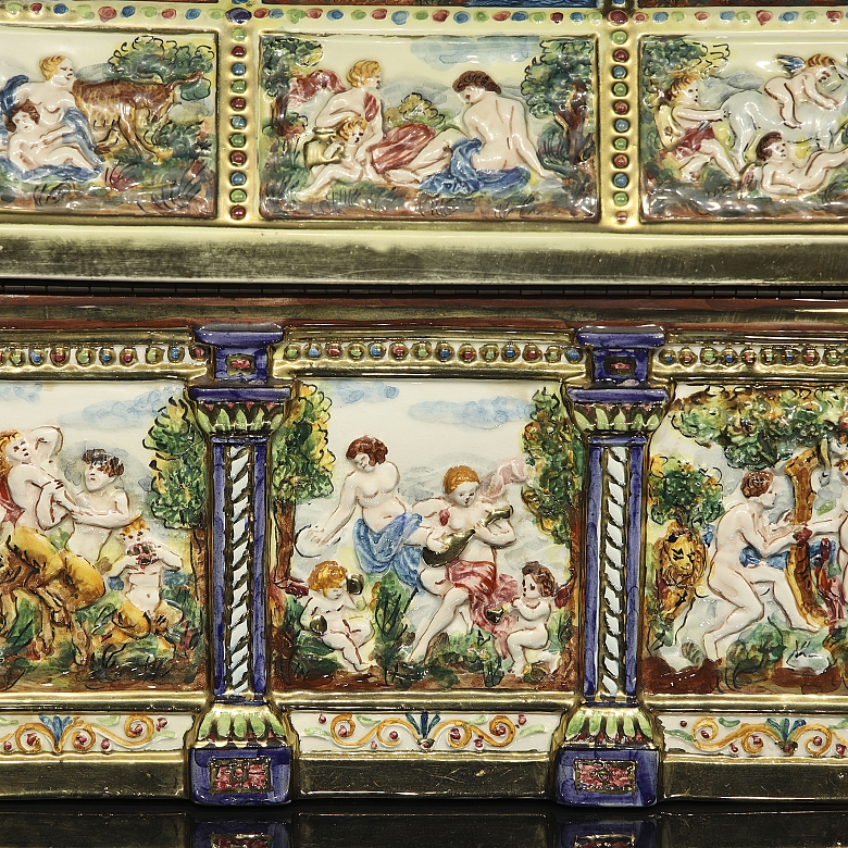 Capodimonte “Porcelain chest,” 20th century
