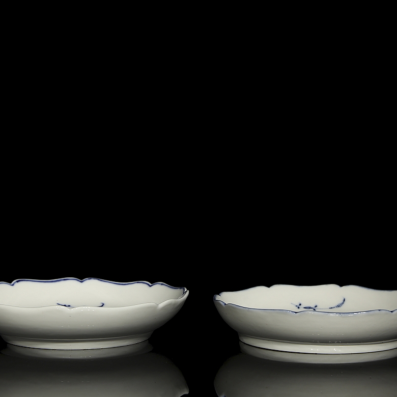 Pair of glazed ceramic plates, Meissen brand, 19th century