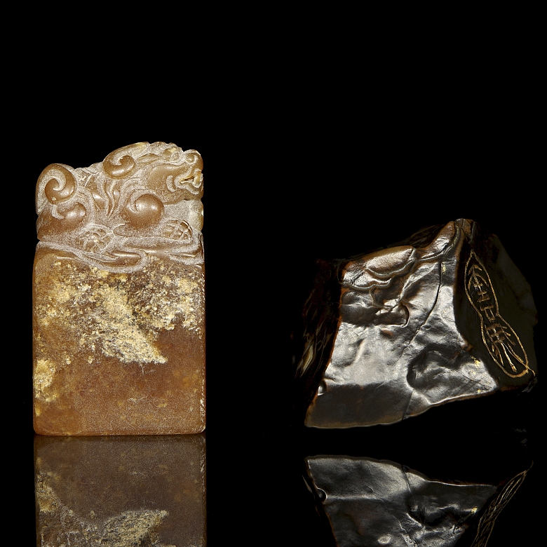 Dos figuras de piedra tallada, s.XX