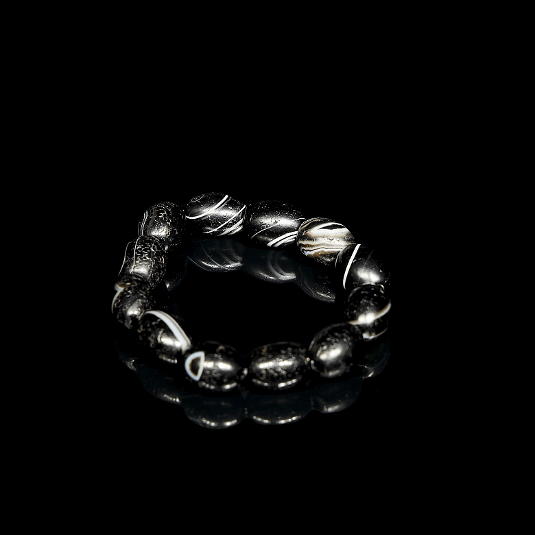 Pulsera de doce cuentas de ágata tallada, dinastía Liao