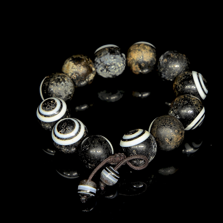 Pulsera de doce Dzi de ágata, dinastía Tang