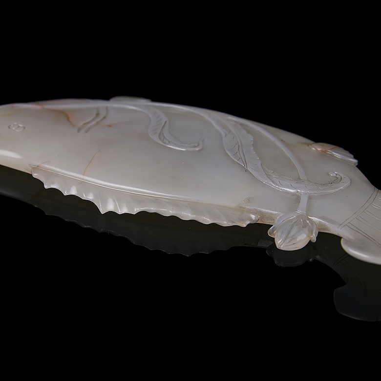 Agate figure ‘Fish of abundance’, Qing dynasty