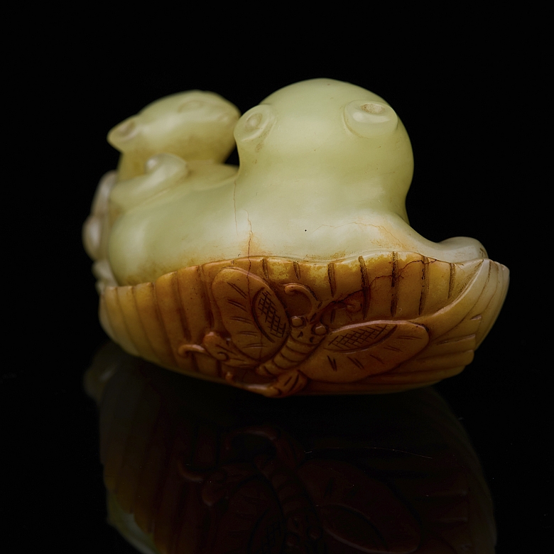 Figura de jade amarillo