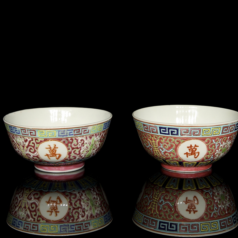 一对彩绘碗，粉彩，20世纪