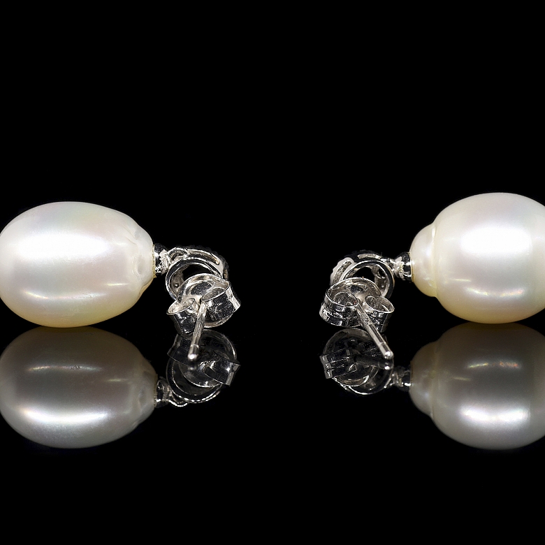 Pendientes oro amarillo de 18k con perla australiana y diamantes