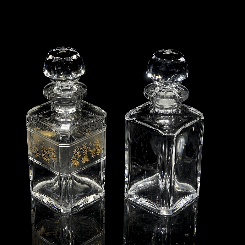 Pareja de frascos de tocador en cristal tallado, med. s.XX