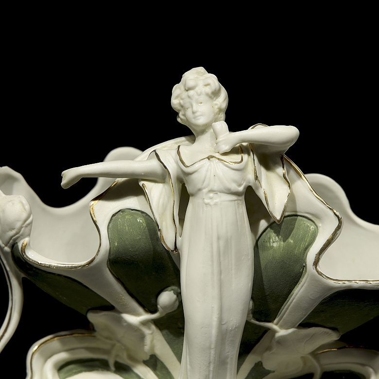 Pequeño centro de mesa estilo Art Nouveau 