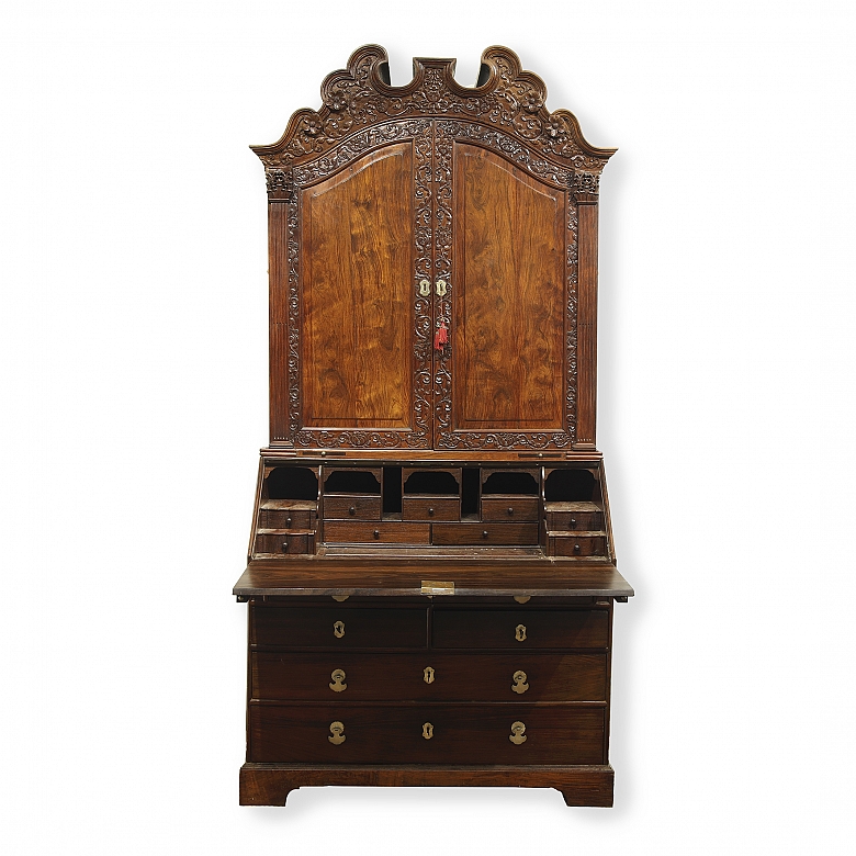 Wooden secretary desk, Chippendale style, 20th century