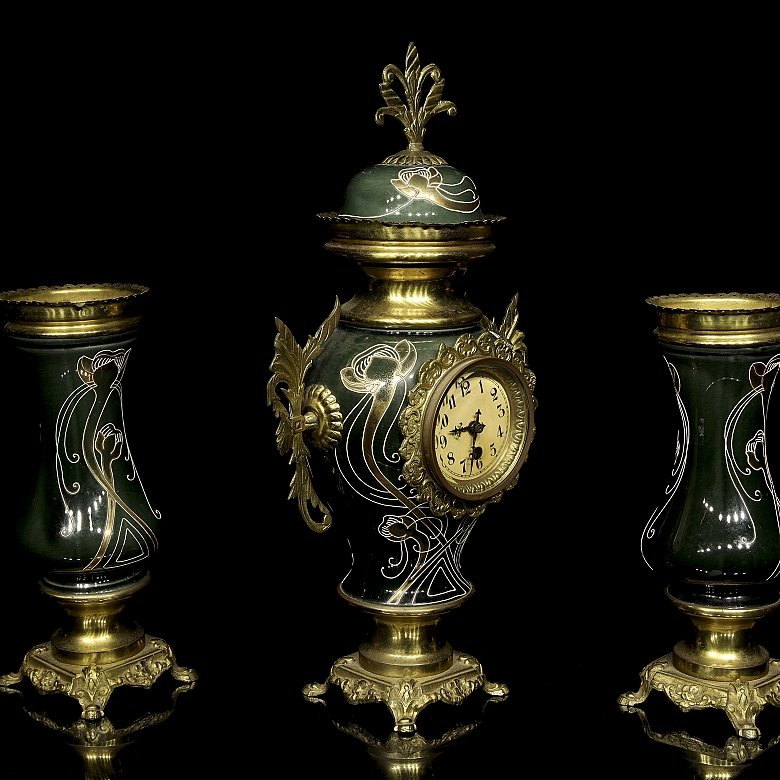 Table clock with vases Art Nouveau style, 20th century - 7