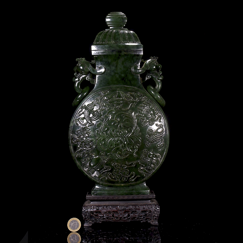 Spinach green jade vase ‘Eight Treasures’, Qing dynasty