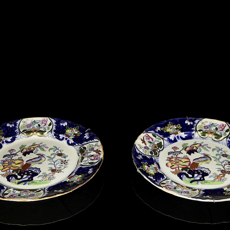 Mason's England Pottery, pair of hand-painted “Chinoiserie” plates, 19th century - 2