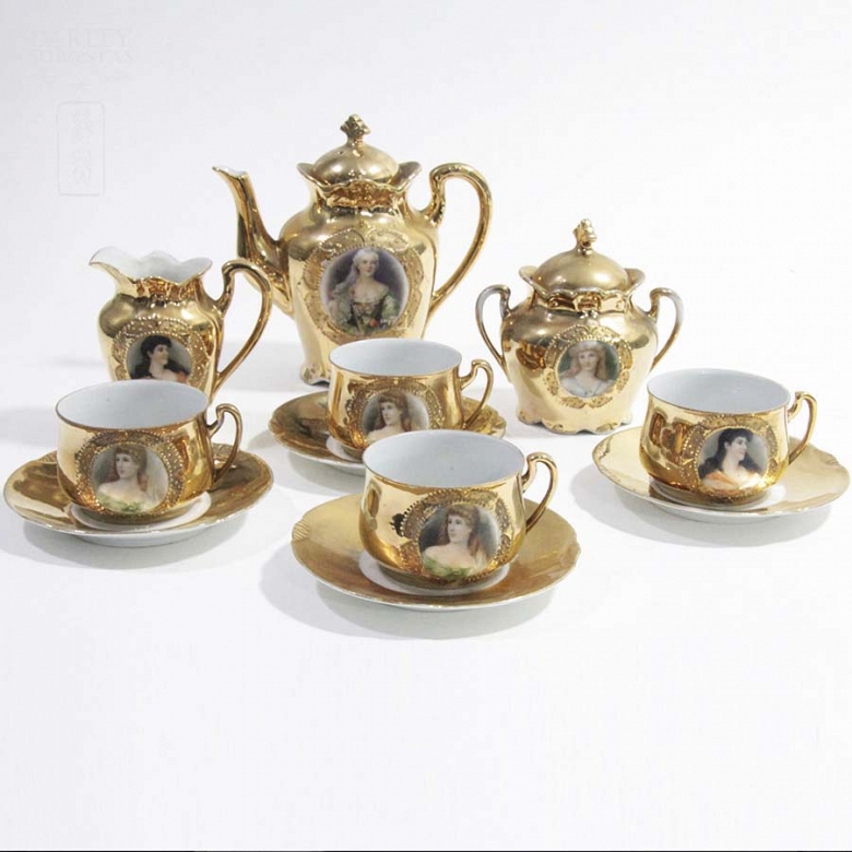 Juego de cafe dorado