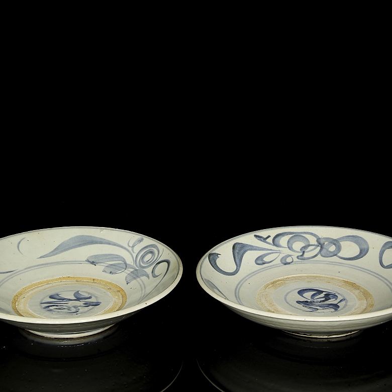 Two large glazed ceramic bowls, Ming dynasty - 4