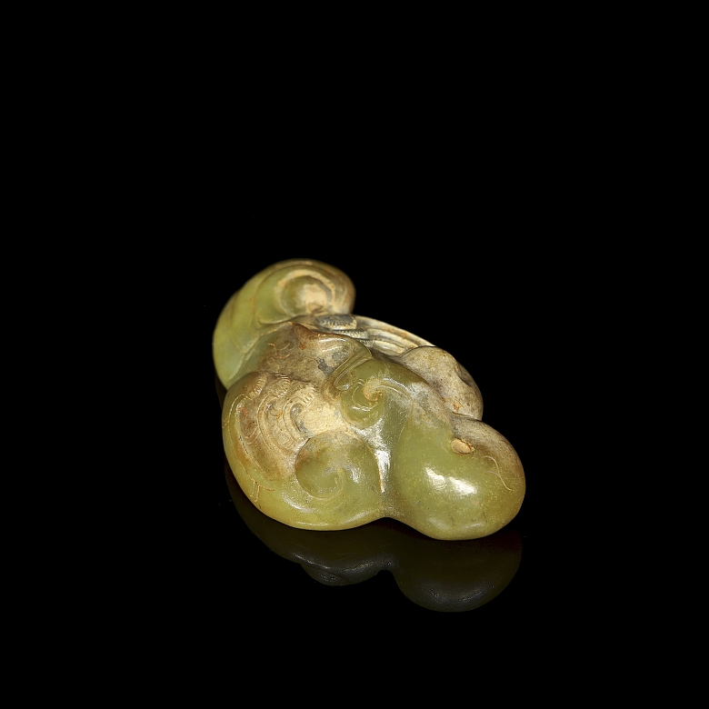 Figura de jade amarillo 