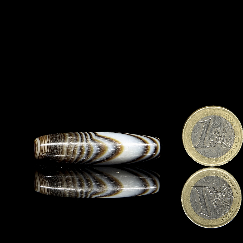 Cuenta de ágata tallada