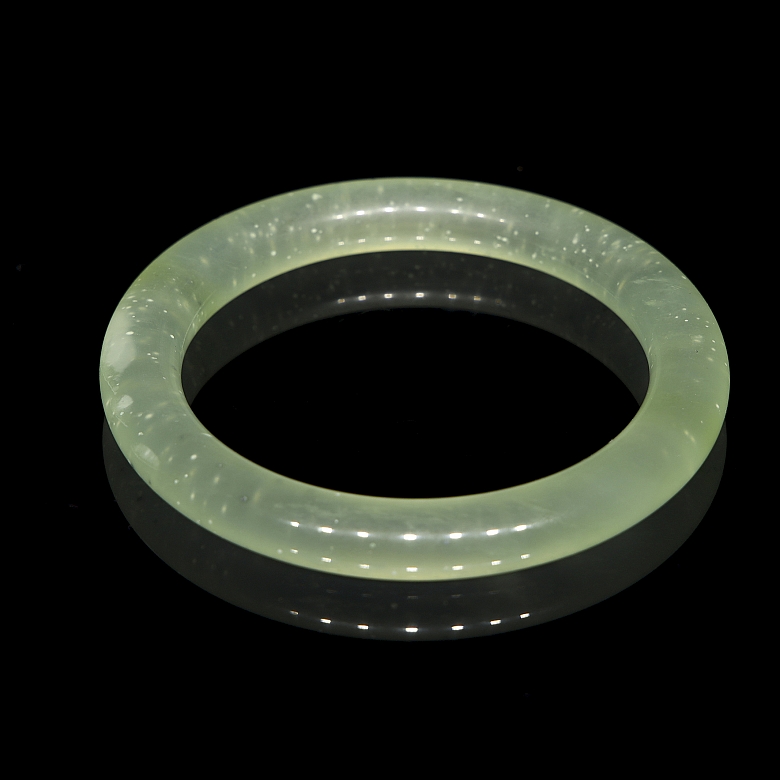 Esclava de jade verde translúcido, s.XX