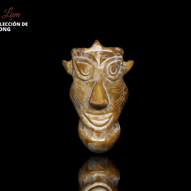 Colgante de jade tallado