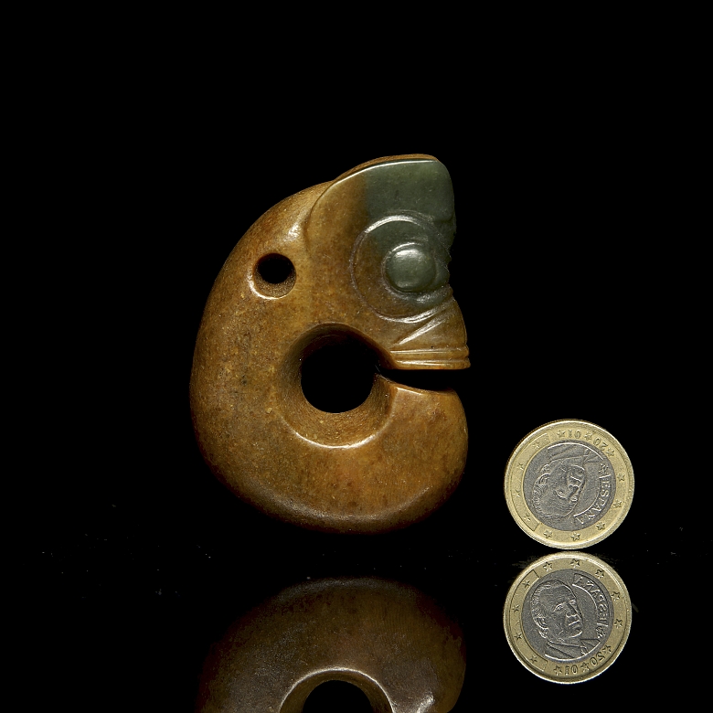 Colgante de jade tallado